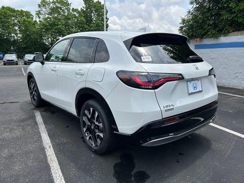 Platinum White Pearl 2027 Honda HR-V EX-L