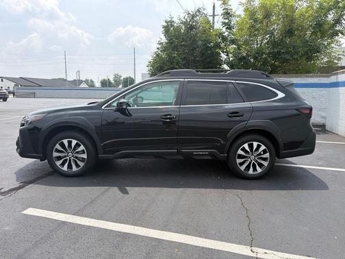 Crystal Black Silica 2024 Subaru Outback Limited