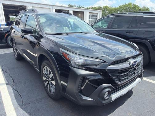 Crystal Black Silica 2024 Subaru Outback Limited