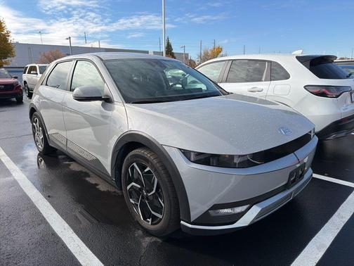 2024 Hyundai IONIQ 5 SEL