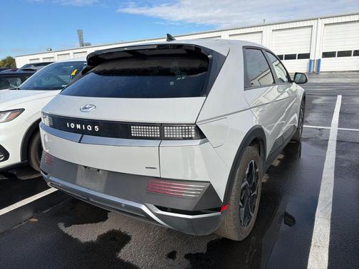 2024 Hyundai IONIQ 5 SEL