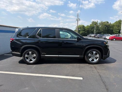Crystal Black Pearl 2023 Honda Pilot EX-L