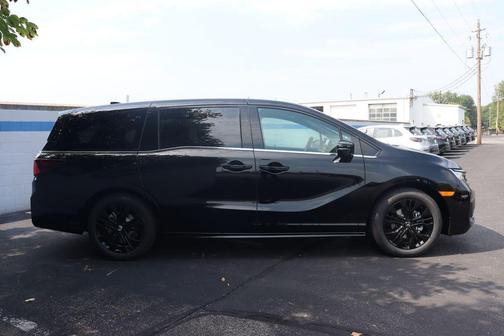 Crystal Black Pearl 2026 Honda Odyssey Sport-L