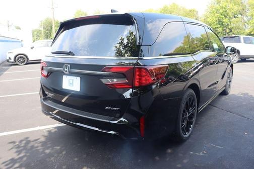 Crystal Black Pearl 2026 Honda Odyssey Sport-L
