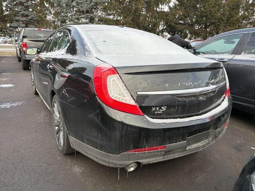 2015 Lincoln MKS Base