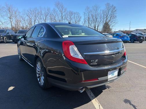 2015 Lincoln MKS Base