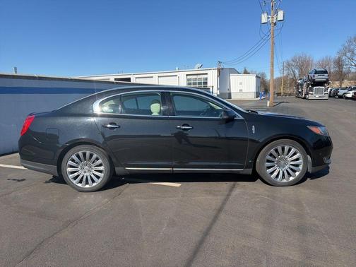 2015 Lincoln MKS Base