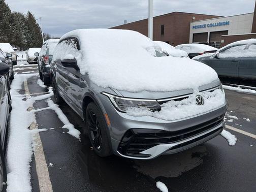 2023 Volkswagen Tiguan 2.0T SE R-Line Black