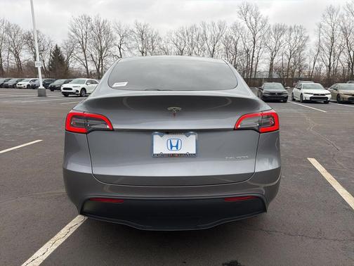 2024 Tesla Model Y Long Range