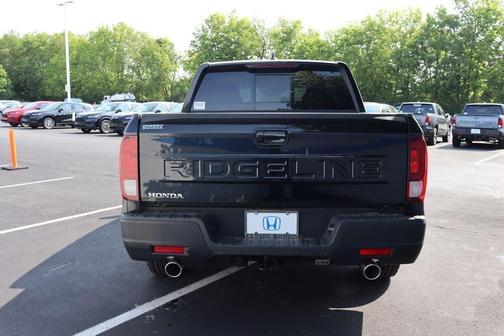 Crystal Black Pearl 2026 Honda Ridgeline RTL