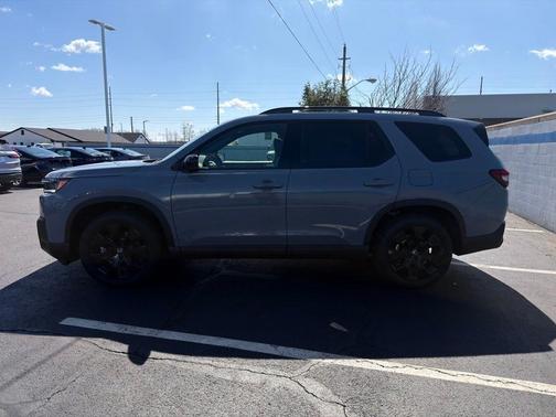 Sonic Gray Pearl 2026 Honda Pilot Black Edition