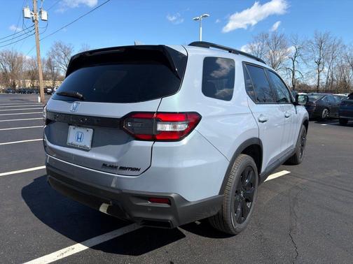 2026 Honda Pilot Black Edition