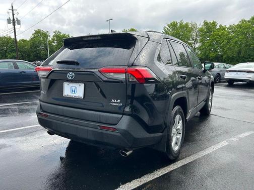 2020 Toyota RAV4 Hybrid XLE