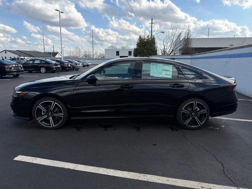 Crystal Black Pearl 2026 Honda Accord SE