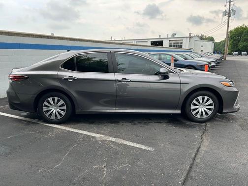 2023 Toyota Camry Hybrid LE