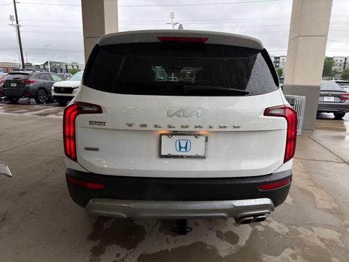 White Pearl 2022 Kia Telluride S