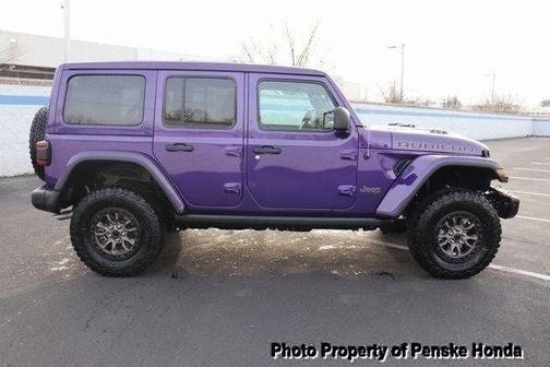 Photo 4 of 51 of 2023 Jeep Wrangler Rubicon 392