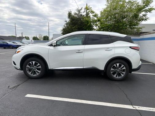 White 2017 Nissan Murano SL