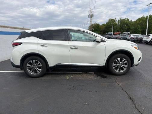 White 2017 Nissan Murano SL