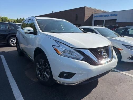 White 2017 Nissan Murano SL