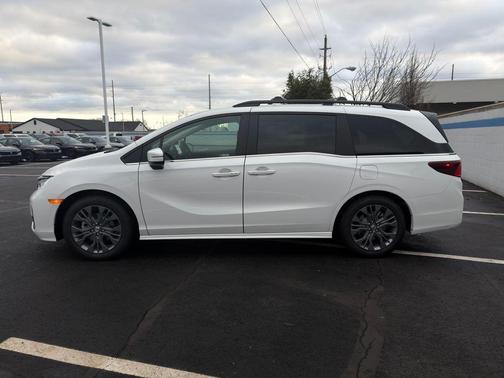 Platinum White Pearl 2026 Honda Odyssey Touring