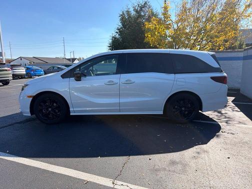 Platinum White 2023 Honda Odyssey Sport