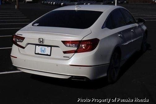 Photo 5 of 48 of 2018 Honda Accord Touring