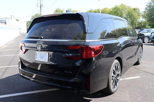 Crystal Black Pearl 2026 Honda Odyssey Elite