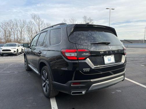 2025 Honda Pilot Touring