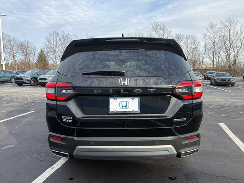 2025 Honda Pilot Touring