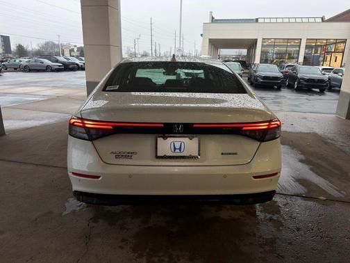Platinum White Pearl 2026 Honda Accord Hybrid EX-L