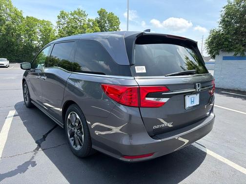 Gray 2024 Honda Odyssey Elite
