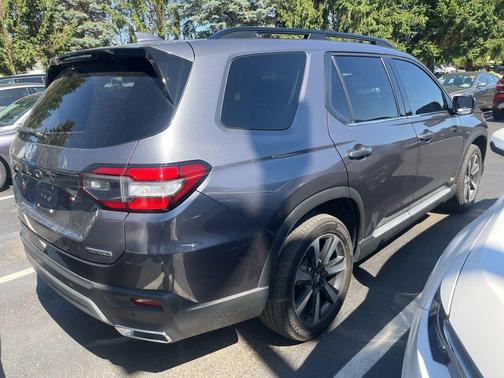 Modern Steel Metallic 2025 Honda Pilot Touring