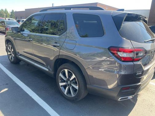 Modern Steel Metallic 2025 Honda Pilot Touring