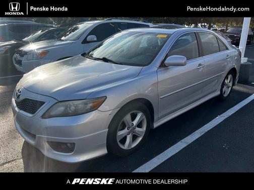 Classic Silver Metallic 2010 Toyota Camry SE