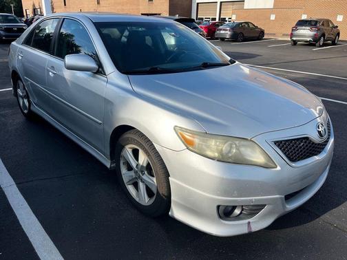 Classic Silver Metallic 2010 Toyota Camry SE