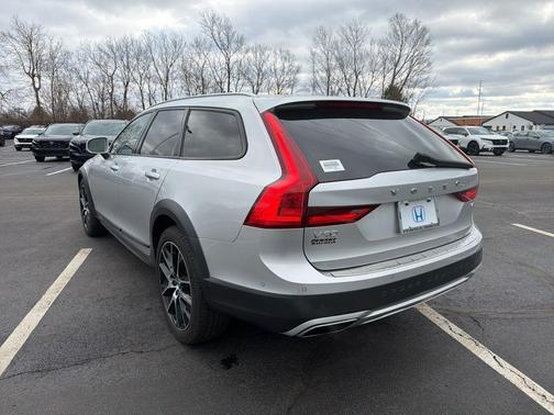 2018 Volvo V90 Cross Country T6
