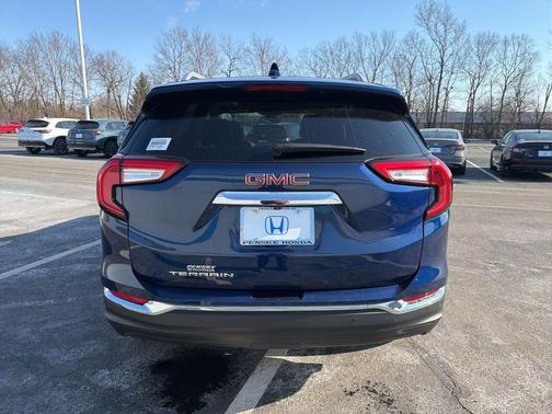 2023 GMC Terrain SLT