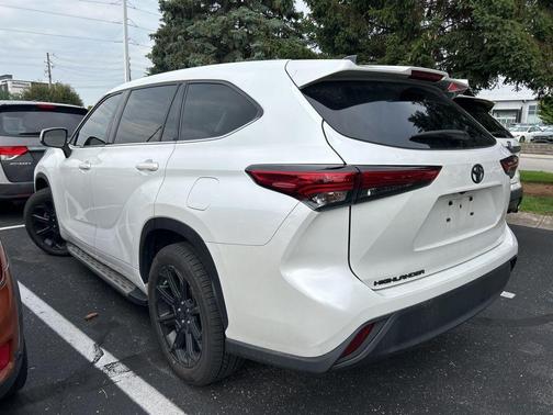 2022 Toyota Highlander L