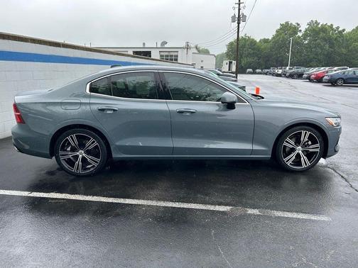 2022 Volvo S60 B5 Inscription