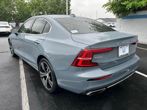 2022 Volvo S60 B5 Inscription