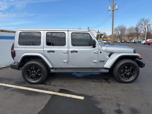 2021 Jeep Wrangler Unlimited Sahara Altitude