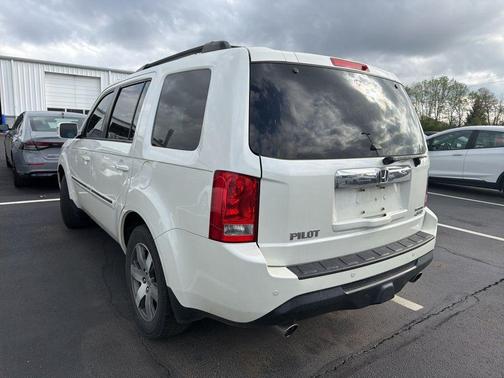 White 2014 Honda Pilot Touring