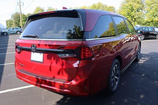 Radiant Red Metallic II 2026 Honda Odyssey EX-L