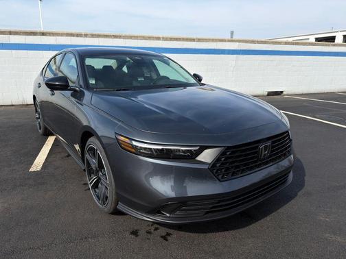 Meteorite Gray Metallic 2026 Honda Accord SE