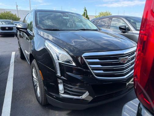 Black Metallic 2017 Cadillac XT5 Luxury