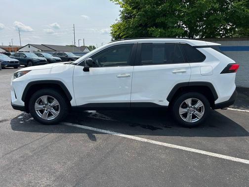 2022 Toyota RAV4 Hybrid LE