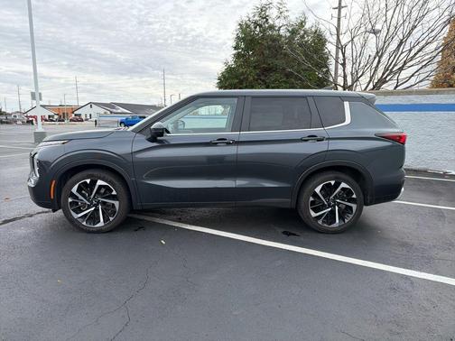 2024 Mitsubishi Outlander SE