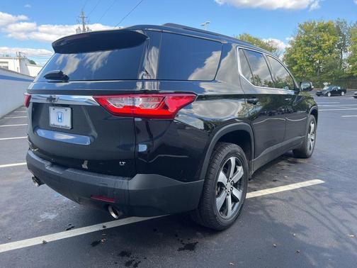 2021 Chevrolet Traverse LT Leather