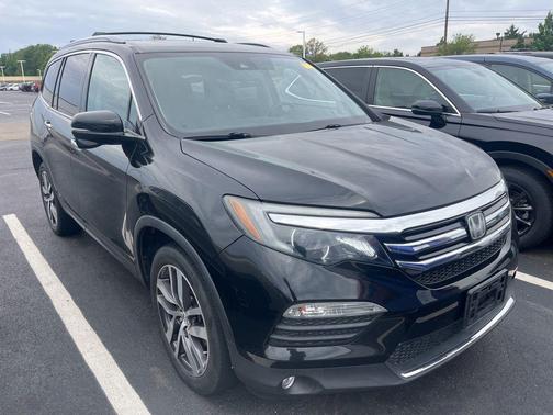 Crystal Black Pearl 2017 Honda Pilot Touring